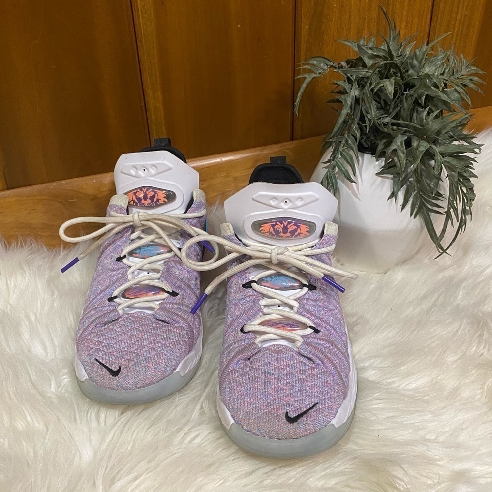 Nike LeBron 18 Graffiti Multi Color Basketball Shoes Athletic Sneakers Youth 4.5